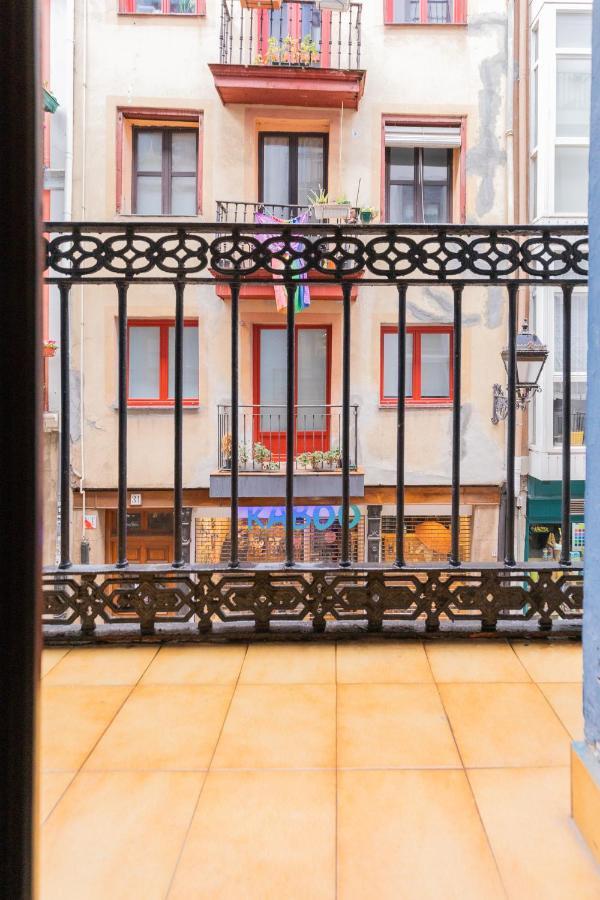 Beautiful Old Town By Next Stop Билбао Екстериор снимка